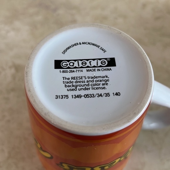 Hershey Reeses Peanut Butter Cup Coffee Mug 12oz by Galerie - Picture 5 of 7